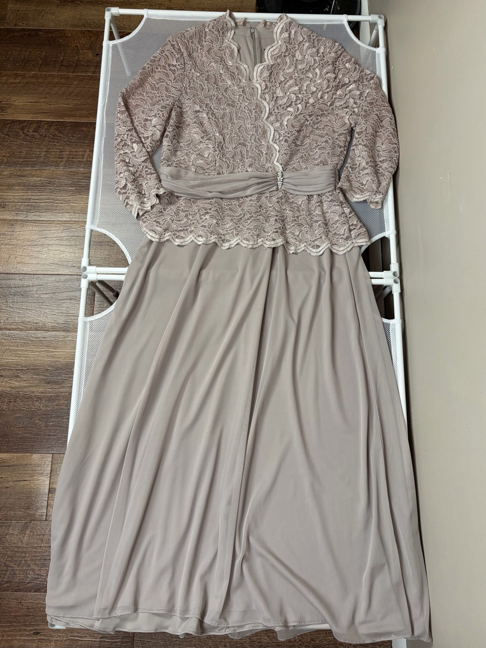 Onyx Nite Taupe Lace Gown Altered 5'3" Mother of Bride Groom MOG Formal 14 EUC - Picture 12 of 16